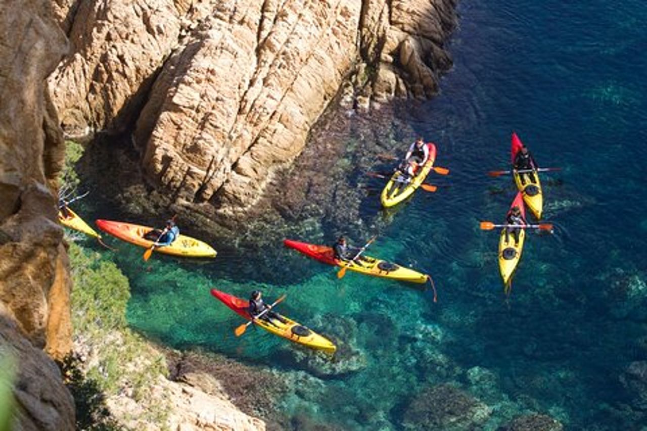 Costa Brava - Tour in kayak e snorkeling "Grotte marine"