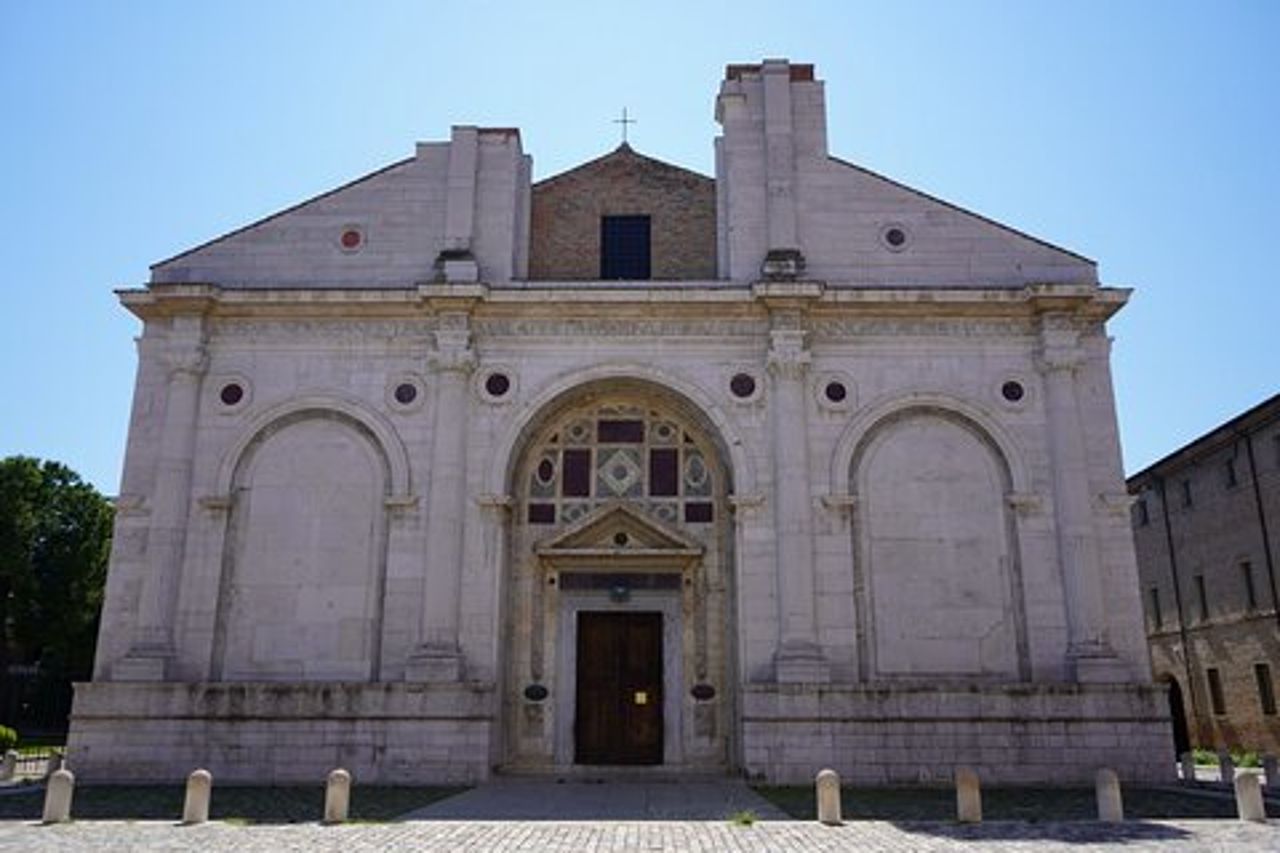 Tour Privato a Piedi della Città di Rimini