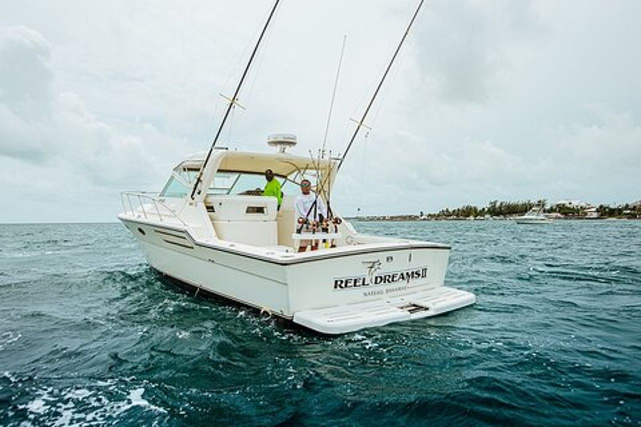 8 ore 38 piedi Reel Dreams Private Charter Nassau