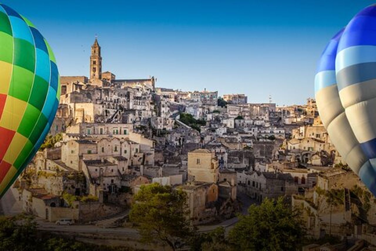 Volo in Mongolfiera Privato Esclusivo a Matera con Colazione