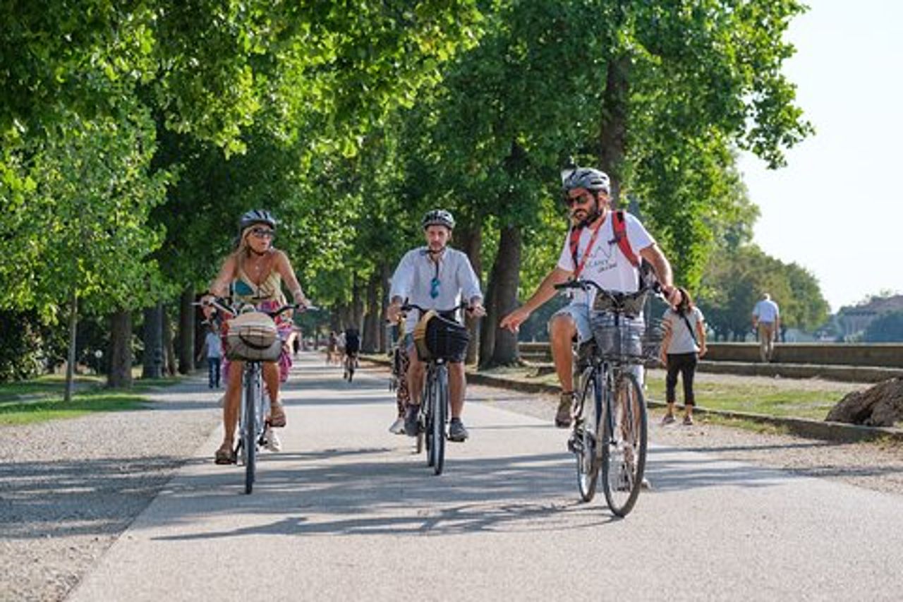 Avventura gastronomica di Lucca in bicicletta per piccoli Gruppi