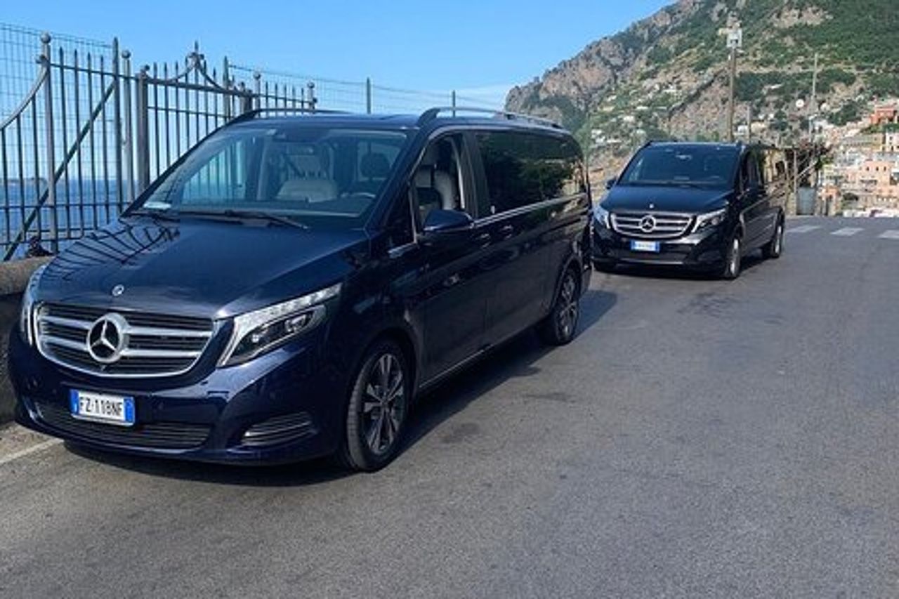 Trasferimento privato da Napoli alla Costiera Amalfitana scegli la tua destinazione!