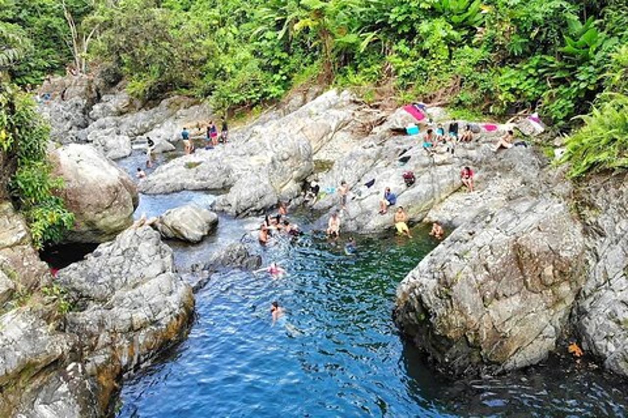Tour del trio: El Yunque, Luquillo Beach e kayak notturno a Bio Bay