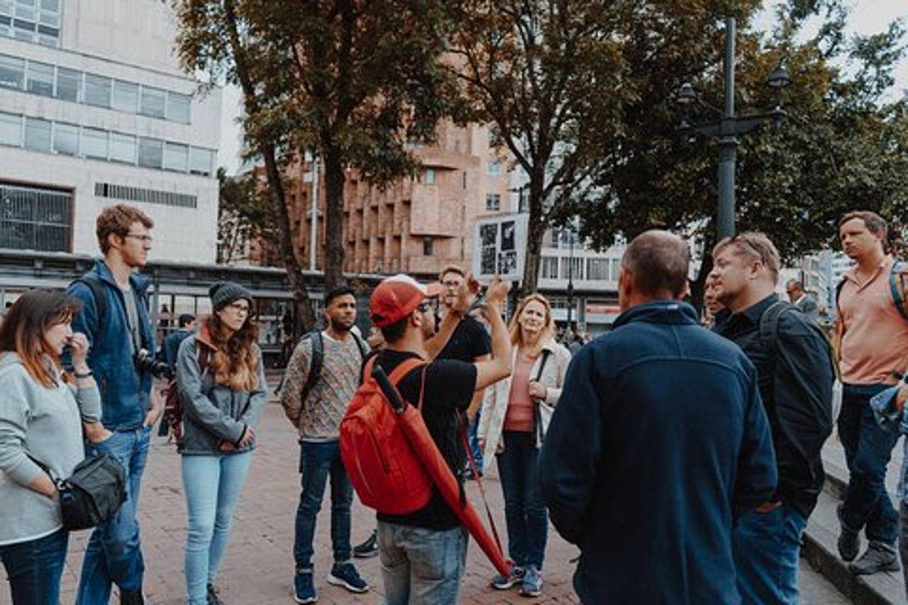 Tour condiviso della storica Candelaria a Bogotá