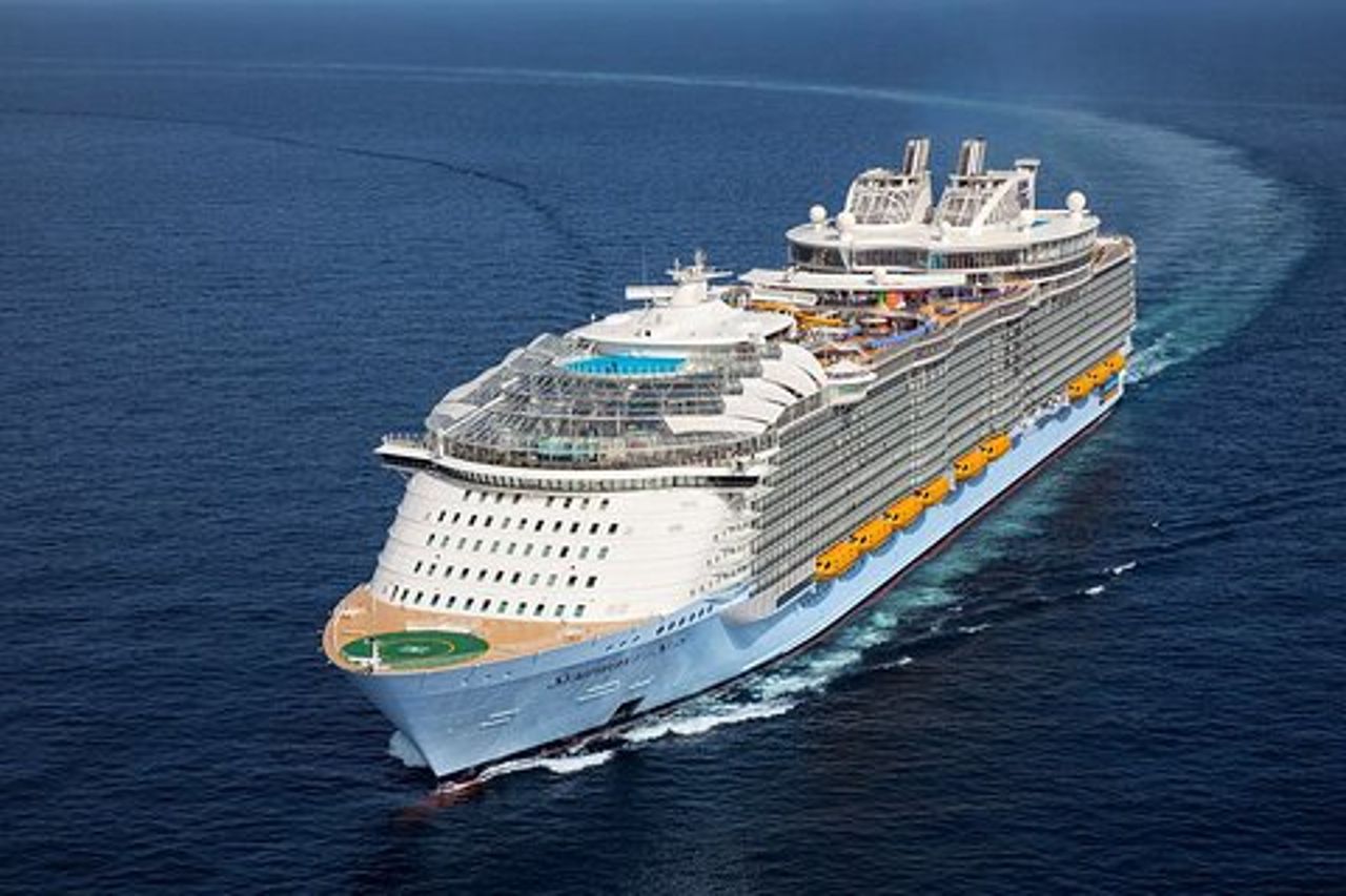 Trasferimento privato da Cruise Dock a Roma, Mercedes Minivan e English Speaking