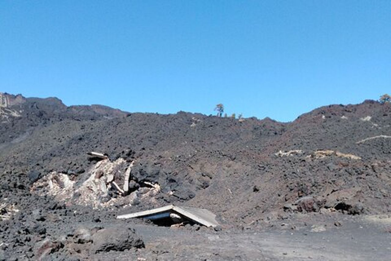 tour privato dll'etna con degustazioni vini e pranzo in cantina