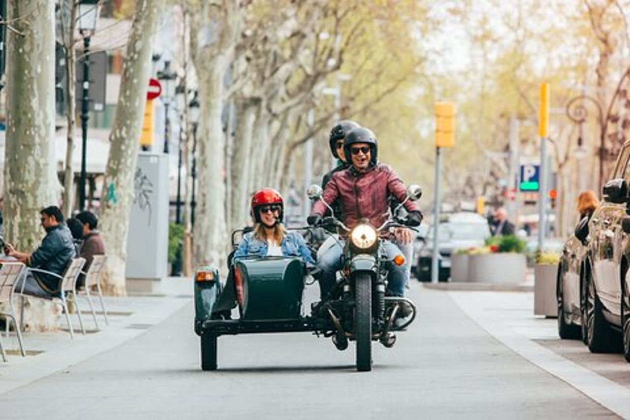 Tour privato di Barcellona in moto Sidecar