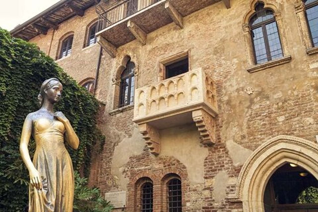 Tour alla scoperta della Storia Unica di Verona, la Città d'Arte