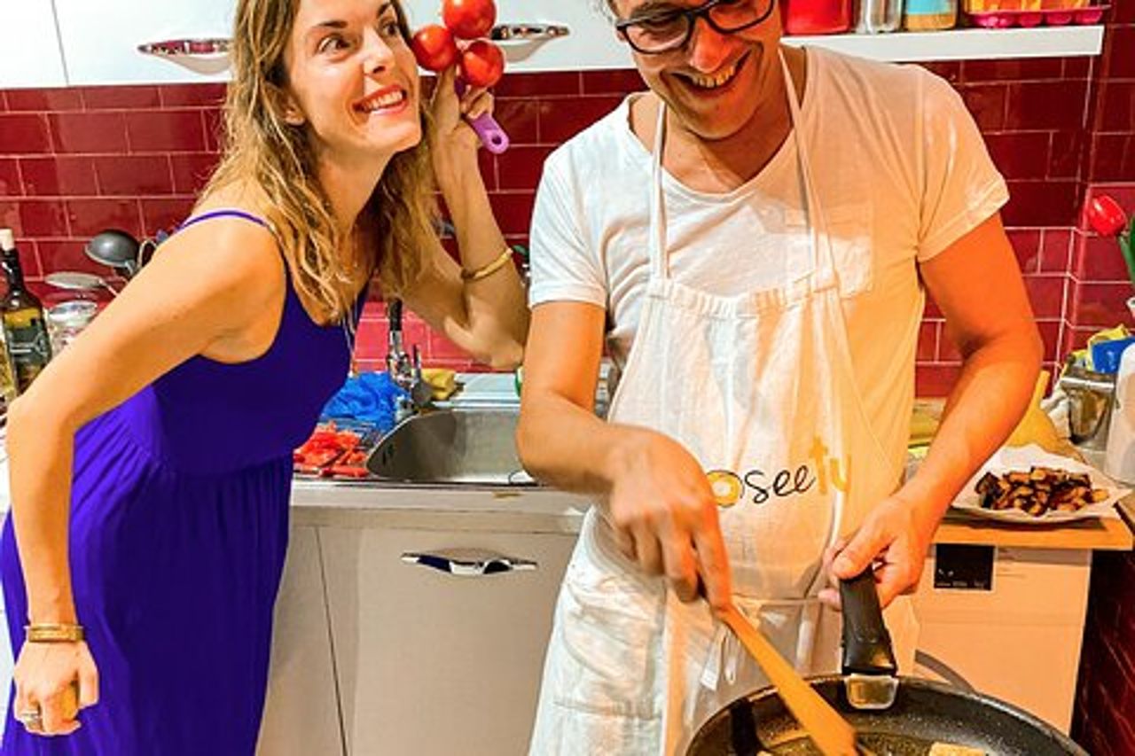 Palermo Rooftop Cooking Class con pasto completo, vino e narrazione
