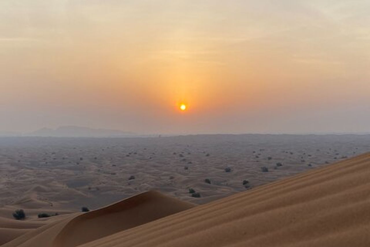 Safari privato nel deserto all'alba con Dune Bashing - Tour mattutino