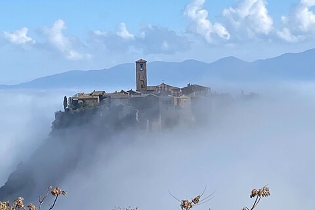 Civita di Bagnoregio "La città che muore" + Tour privato di Orvieto da Roma