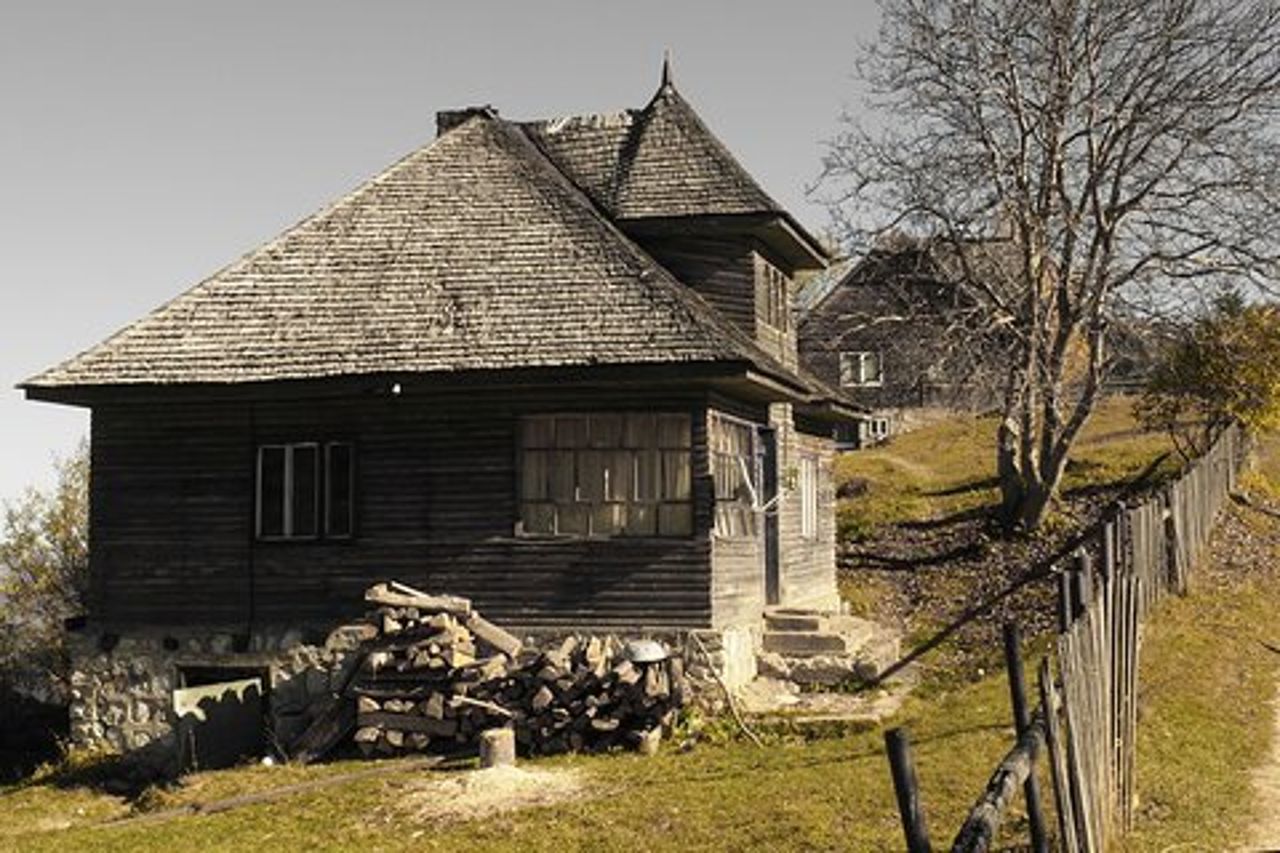 Gita di un giorno in piccoli gruppi nei villaggi di montagna autentici rumeni di Brasov