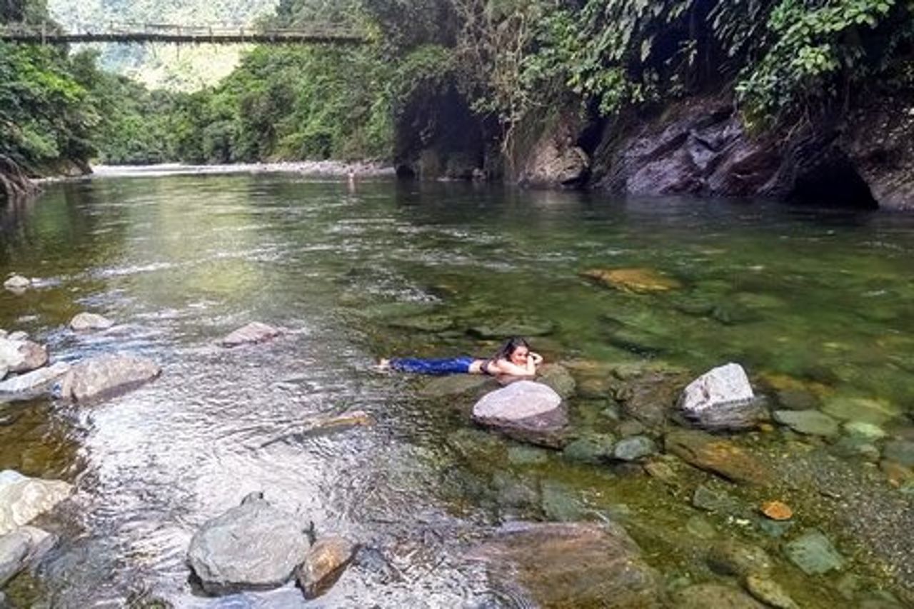 Escursione attraverso la valle delle cascate e il fiume Santo Domingo
