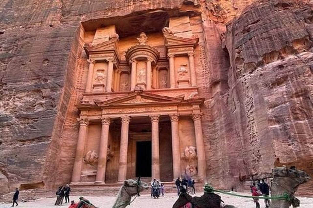 Da Amman: tour privato o di gruppo di un'intera giornata a Petra