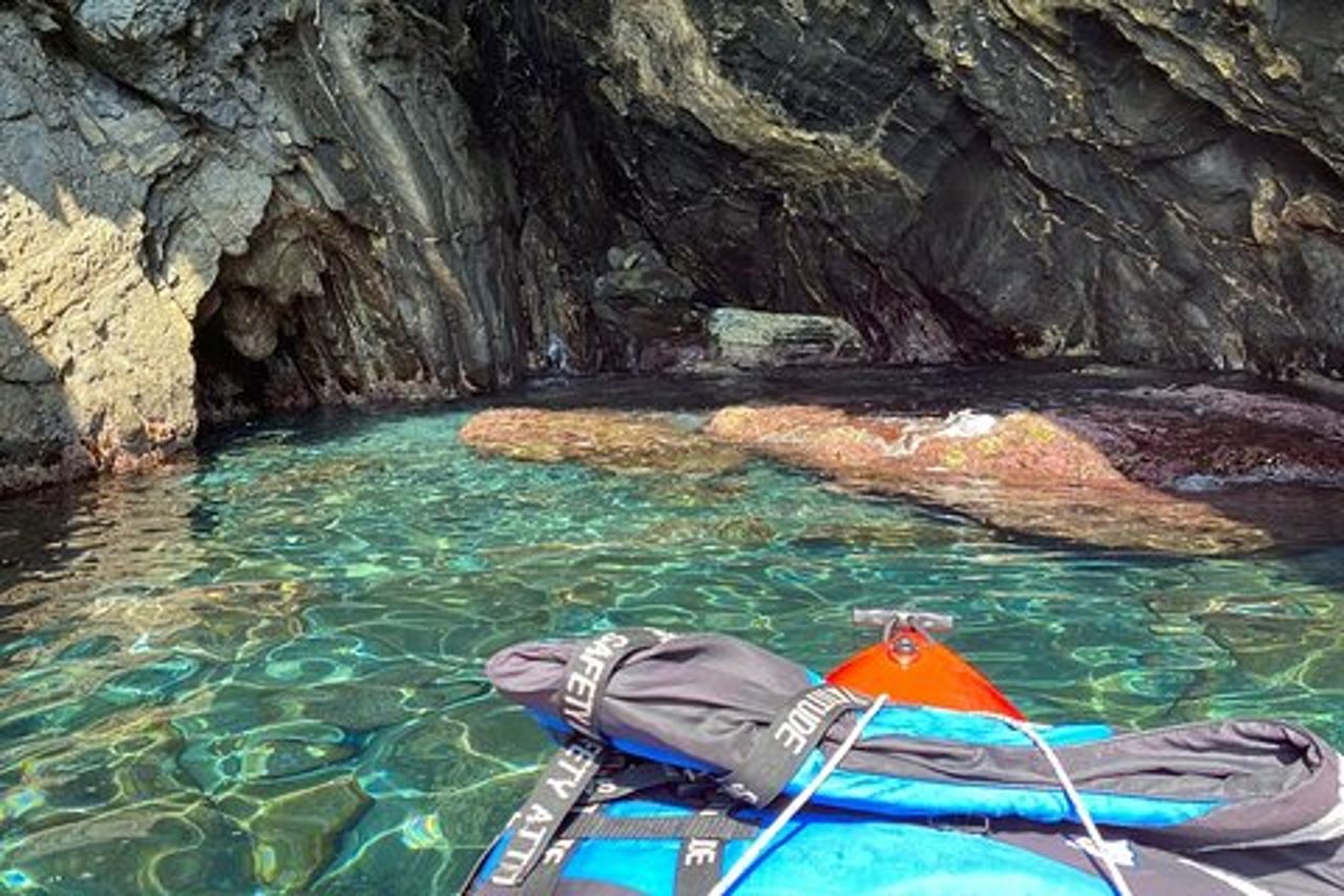 Tour in Kayak da Monterosso a Vernazza