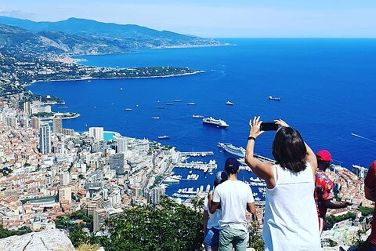 Tour privato di un'intera giornata di Nizza, Monaco ed Eze Village con guida privata