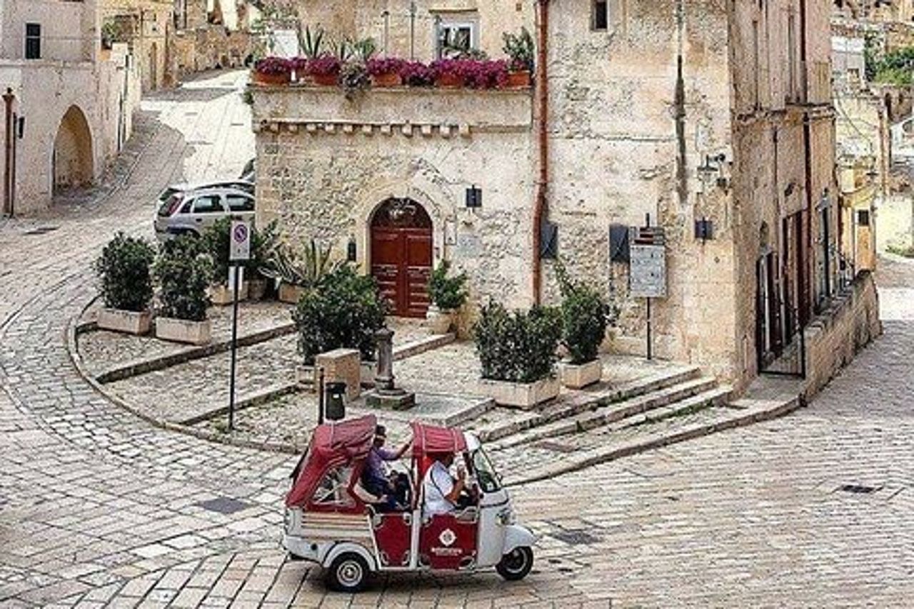 Tour Privato Panoramico in Ape Calessino nei Sassi di Matera