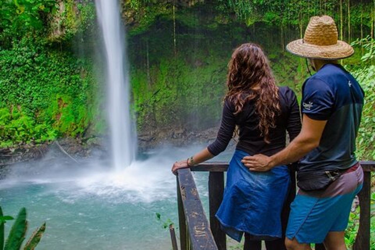Combo 3 in 1: Cascata La Fortuna, Ponti Sospesi, Terme di San José