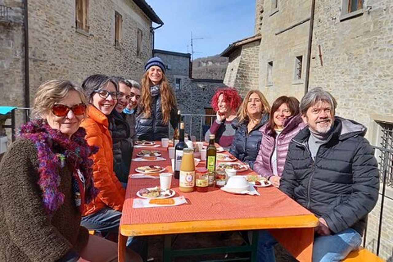 2-Ore di Visita al Mercato Contadino Slow Food e Agri-Aperitivo