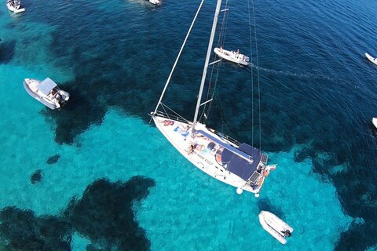 Escursione Giornaliere in Barca Vela Arcipelago di La Maddalena