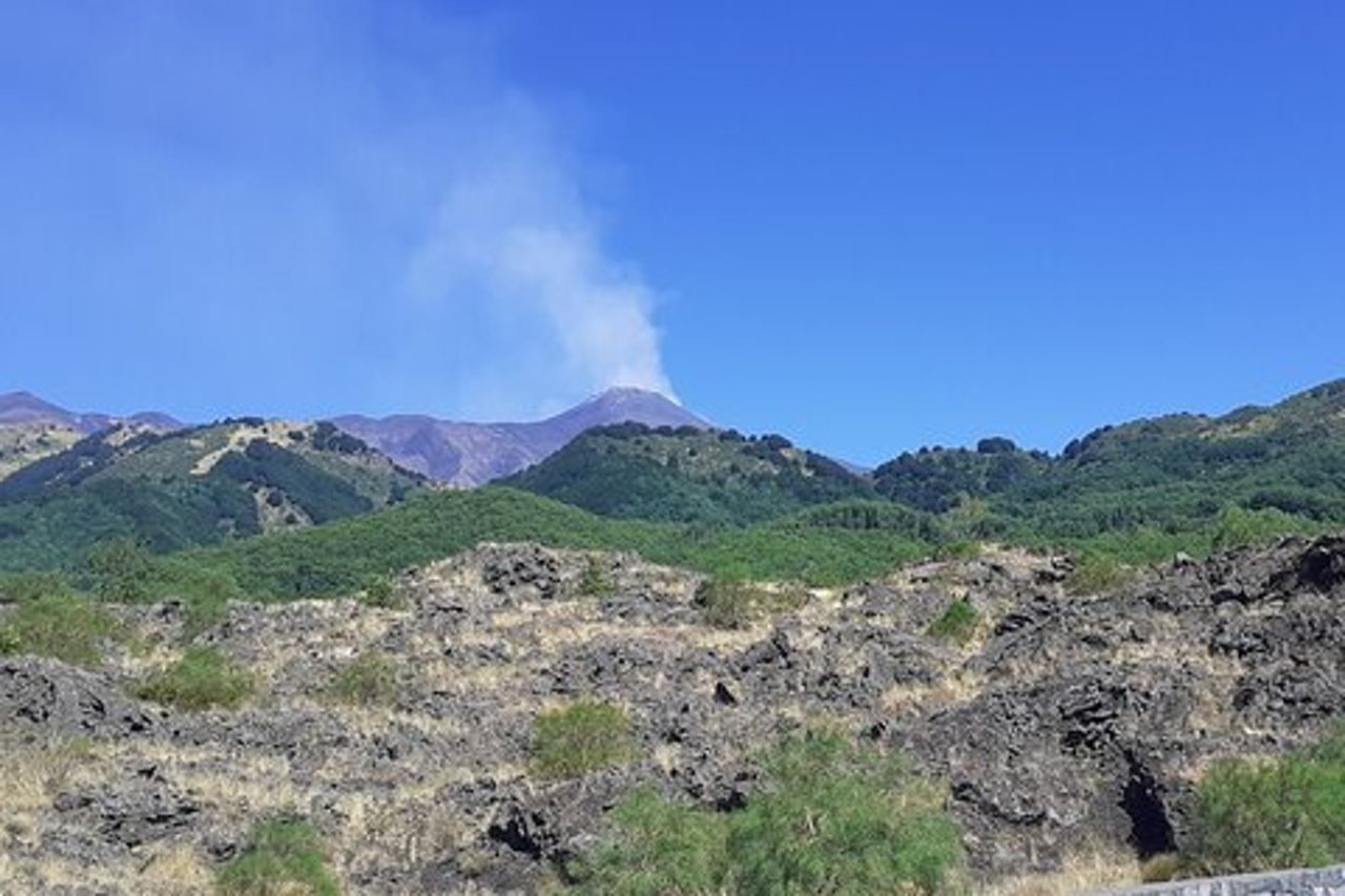 Tour di un'intera giornata all'Etna, Taormina, Baia di Naxos e Castelmola