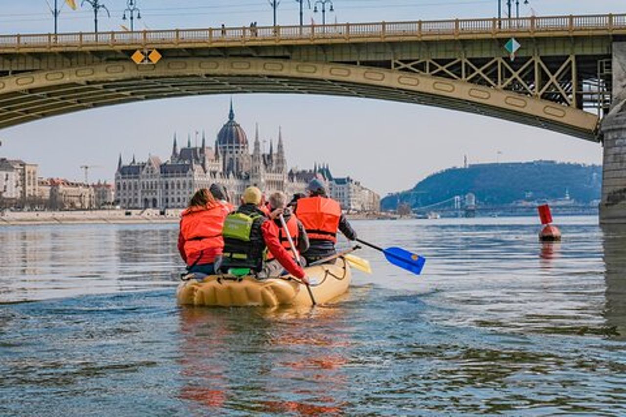 Rafting a Budapest - Crociera al tramonto