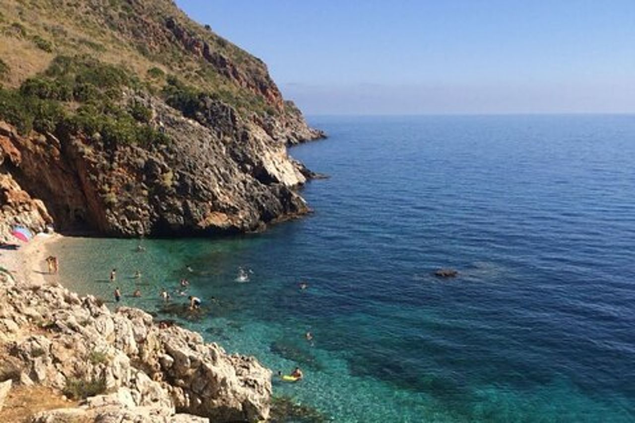 Tour privato di un'intera giornata a Scopello, Zingaro e Castellammare