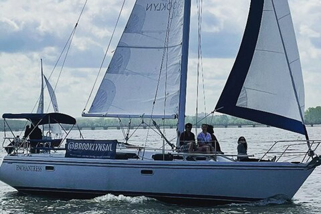 Private Sail New York con Brooklyn Sail (Prenota l'intera barca)