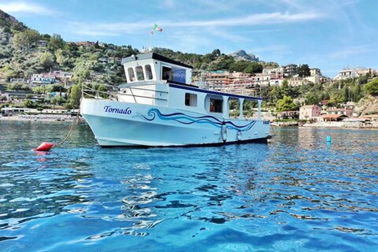 Private boat In Taormina ed Isola Bella