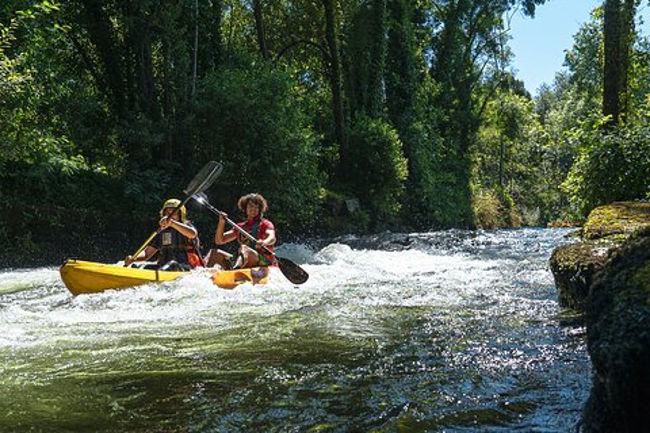 KAYAK TOUR: Scendere il bellissimo fiume Lima