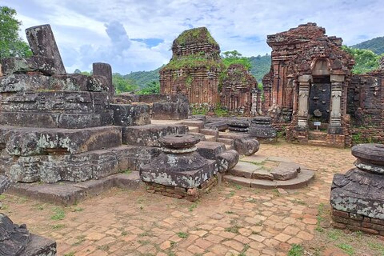 Santuario di mio figlio e montagne di marmo da HOI AN OR DA NANG
