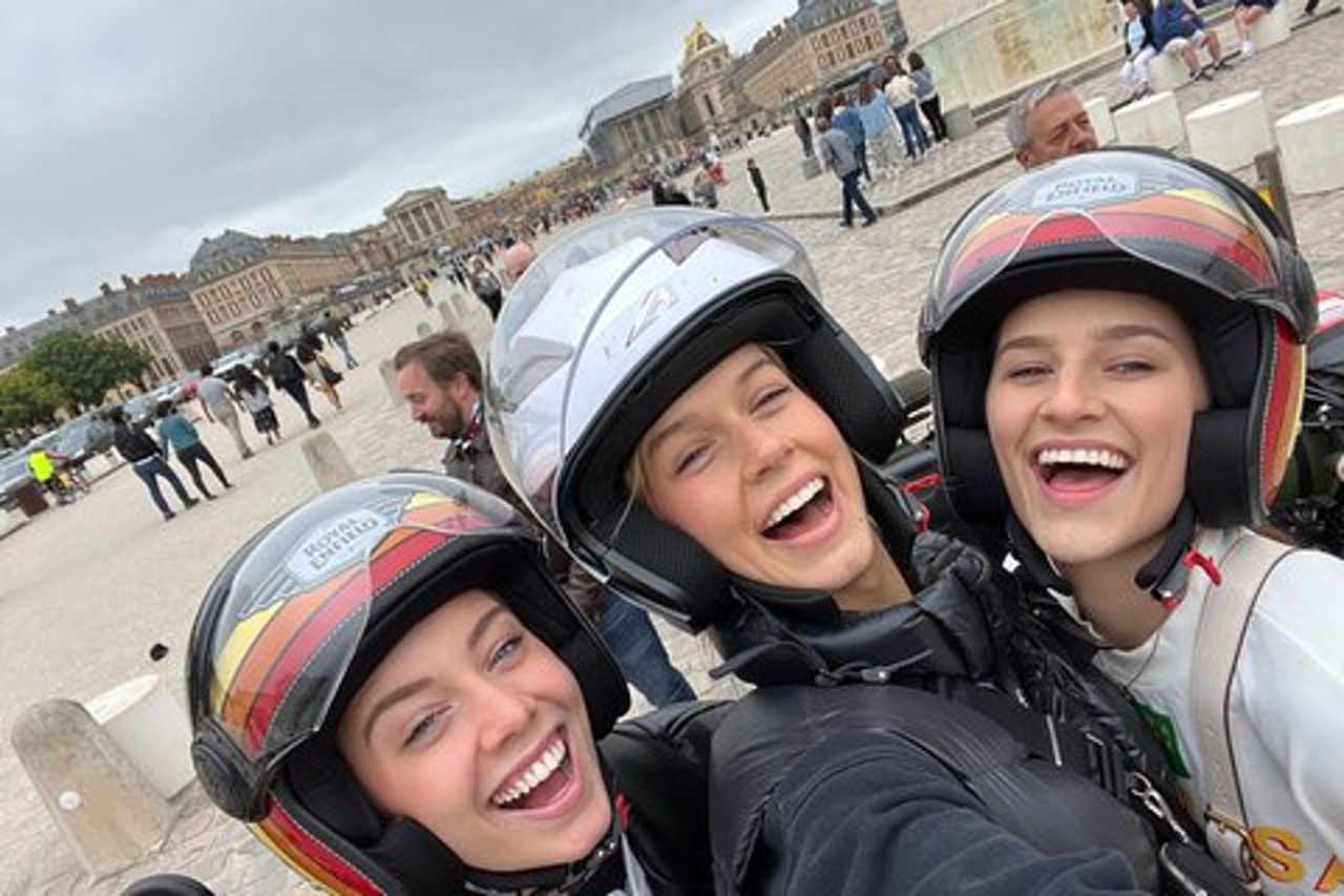 Tour in sidecar di Versailles di mezza giornata con ingresso al palazzo
