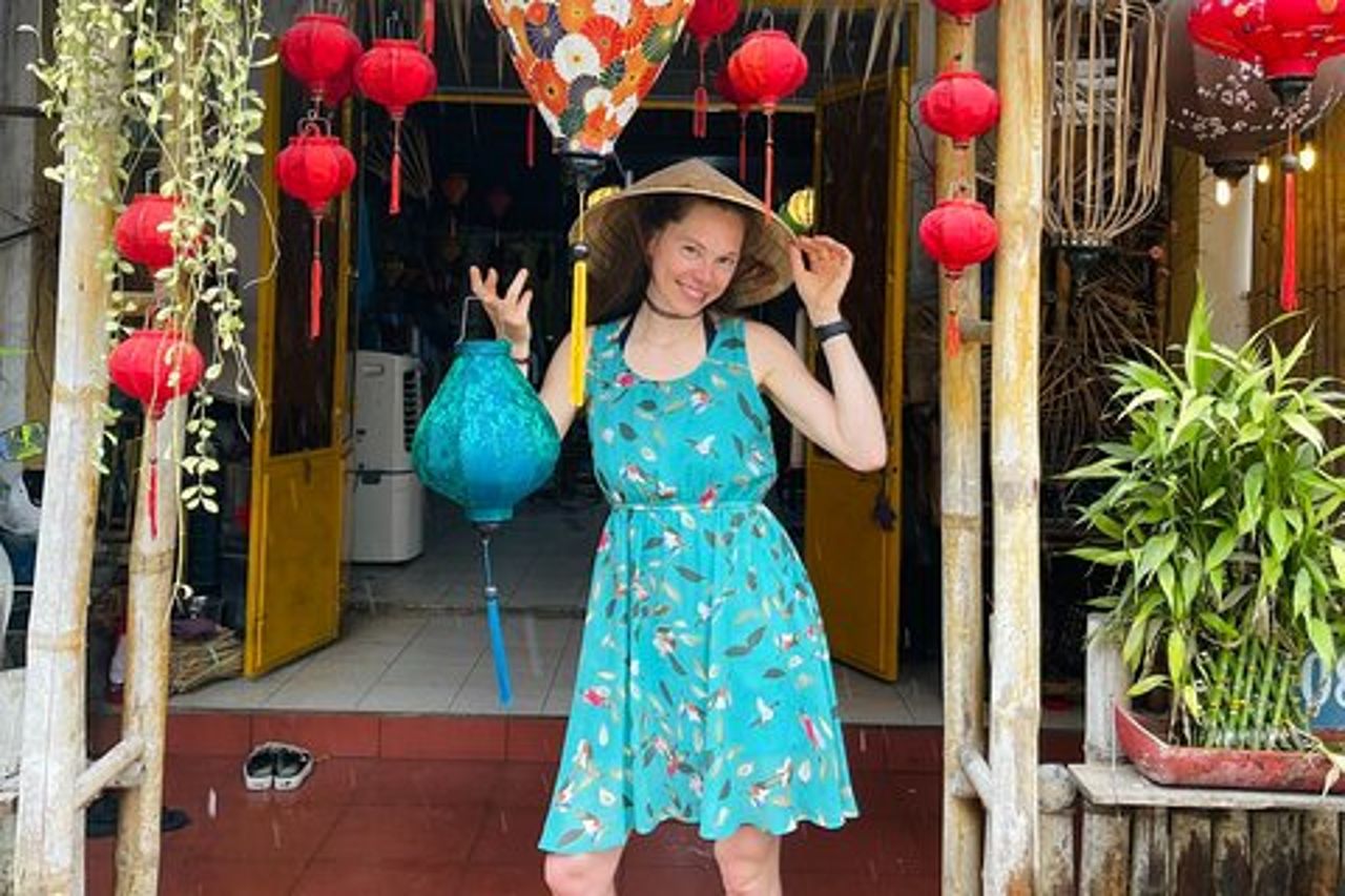 Express Hoi An Lantern Realizza lanterne pieghevoli di classe