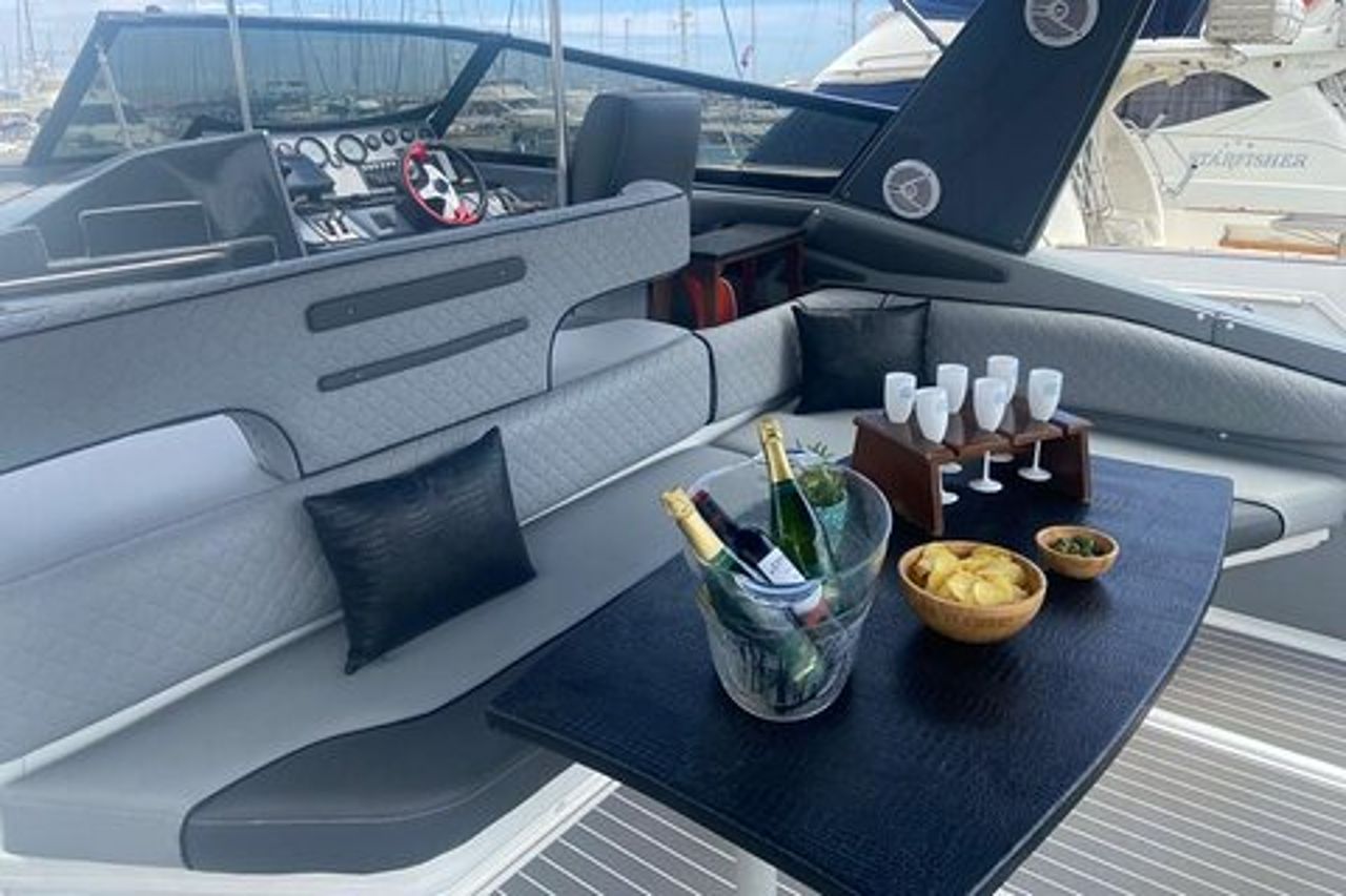 Gita in barca a Fuengirola, osservazione dei delfini e bevande