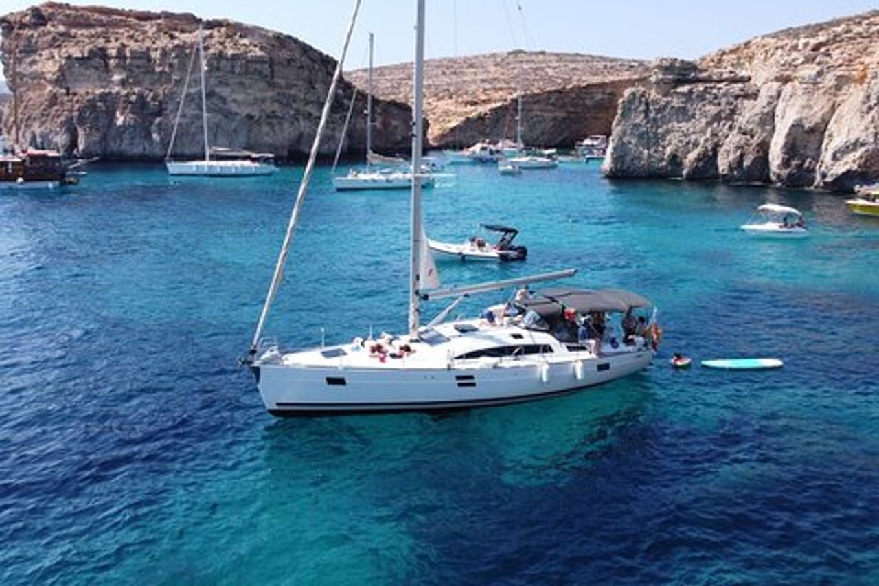 Charter di un giorno privato su Amazing Mowgli