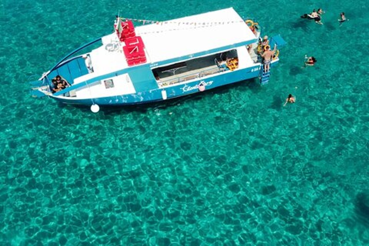 Tour in Barca di Capo Vaticano con Snorkeling e Aperitivo da Tropea