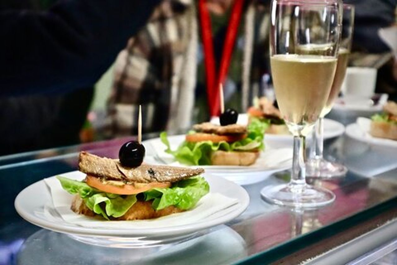 Tour gastronomico privato di Lisbona – Taste 10 + piatti e vini locali