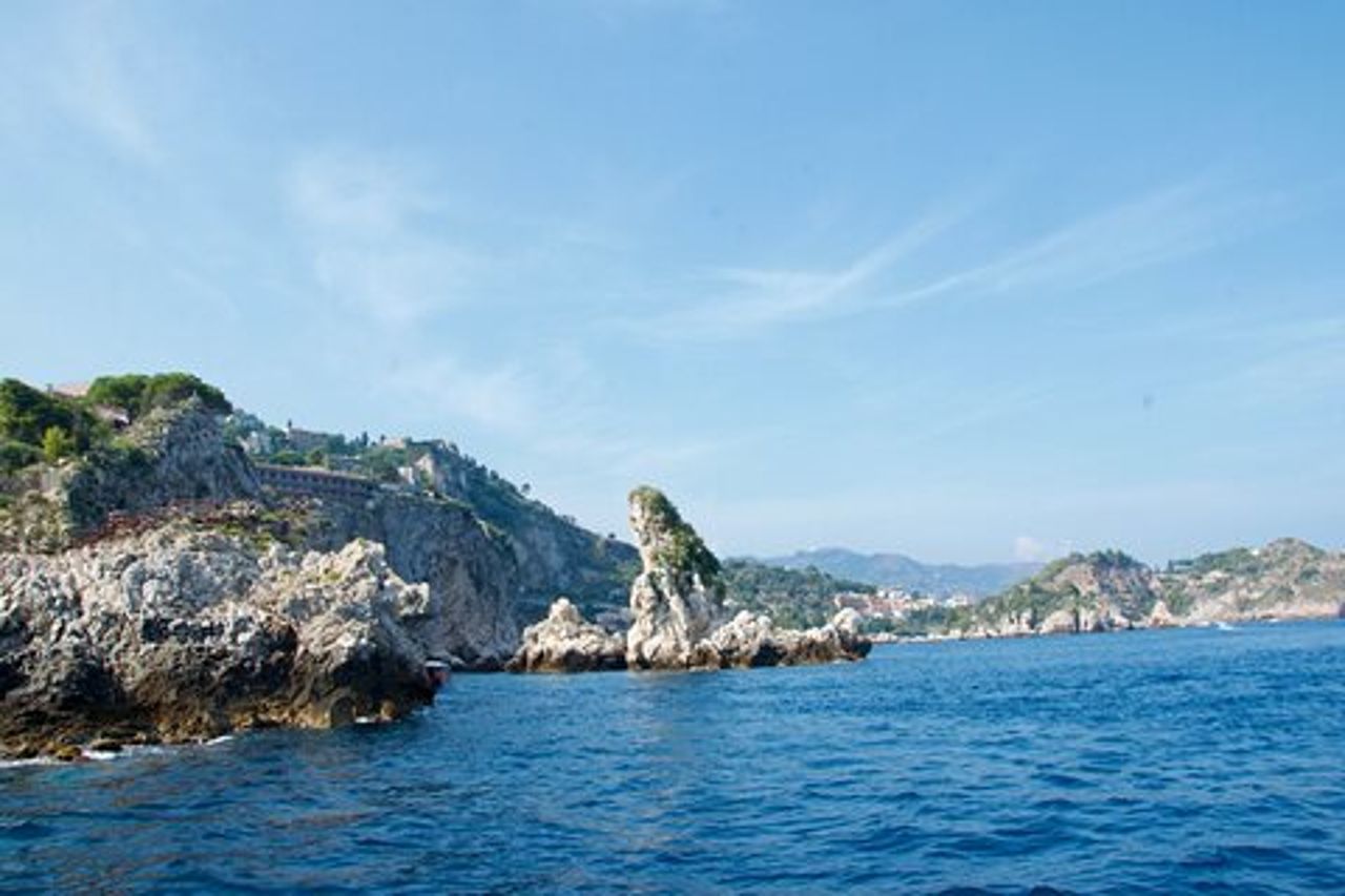 Tour in barca Taormina e Isola Bella: con Snorkeling e Aperitivo