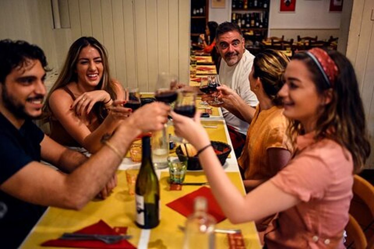 Tour privato di Bologna Food & Market con 6 degustazioni e vino
