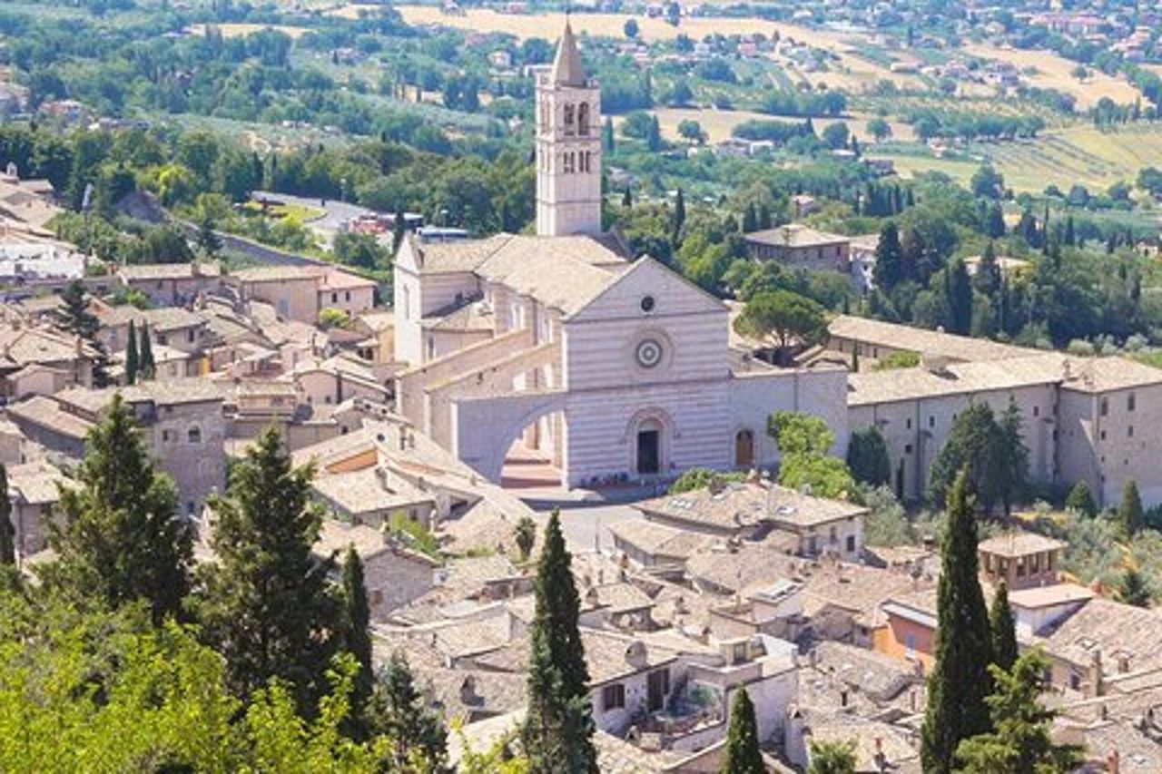 Visiti ASSISI a Piedi con l'app Audioguida per Smartphone