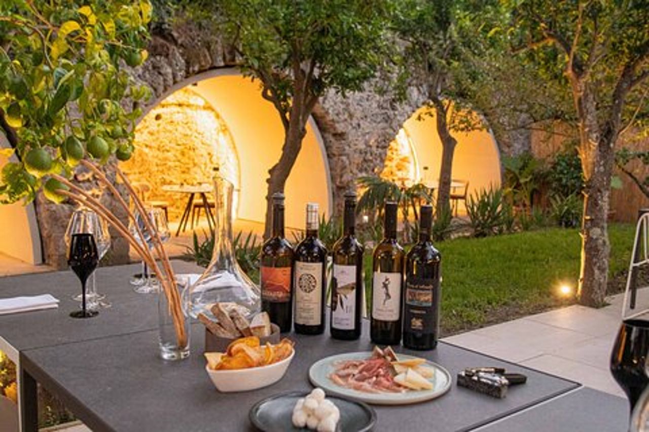 Degustazione di 5 Vini con Prodotti Tipici a Sorrento