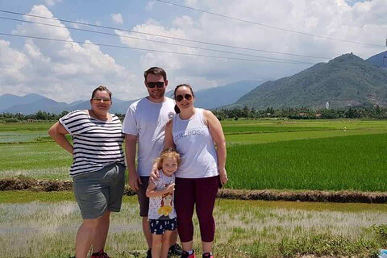 Tour privato della campagna culturale di Nha Trang in auto con pranzo speciale