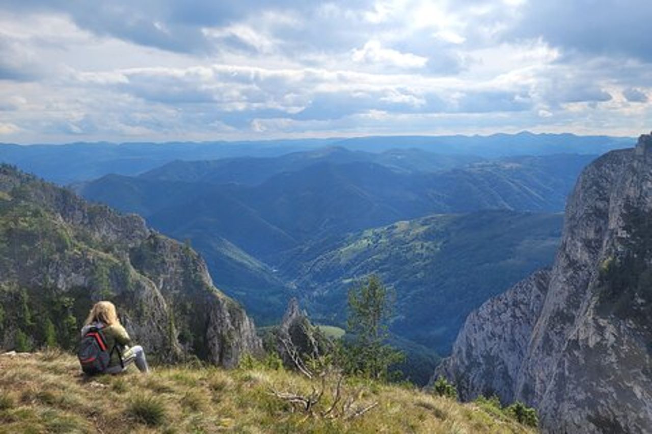 Scopri i Monti Apuseni - Cima Scarita, Cascata Sipote e Villaggio Dumesti