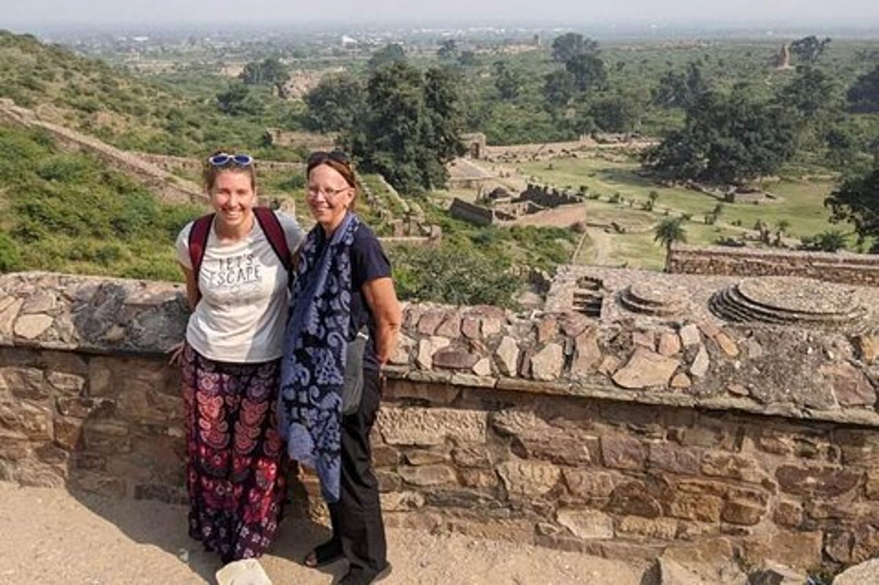 Gita di un giorno ad Abhaneri e Bhangarh – Auto, Guida, Pranzo e Tempio delle Scimmie