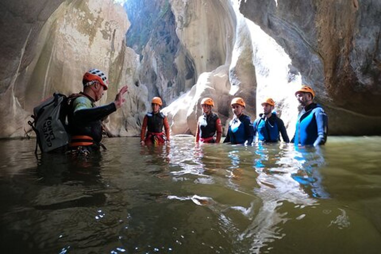 Avventura privata di canyoning nel Canyon Buitreras