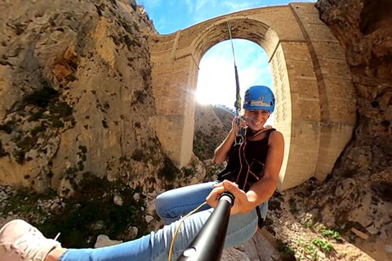 Esperienza di salto dal ponte a Mascarat, Altea