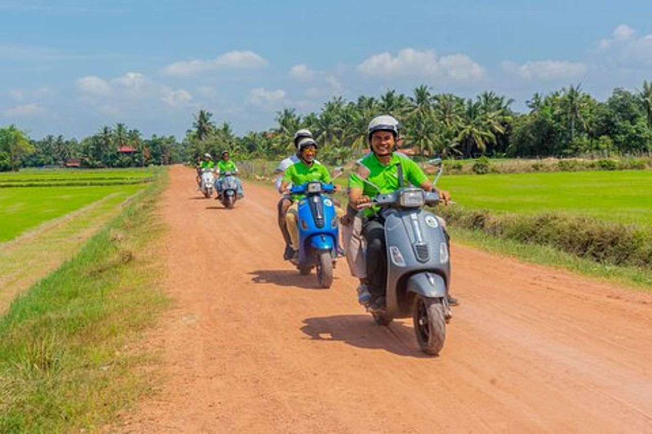 Tour in Vespa della campagna di Siem Reap / Tuk Tuk Disponibile