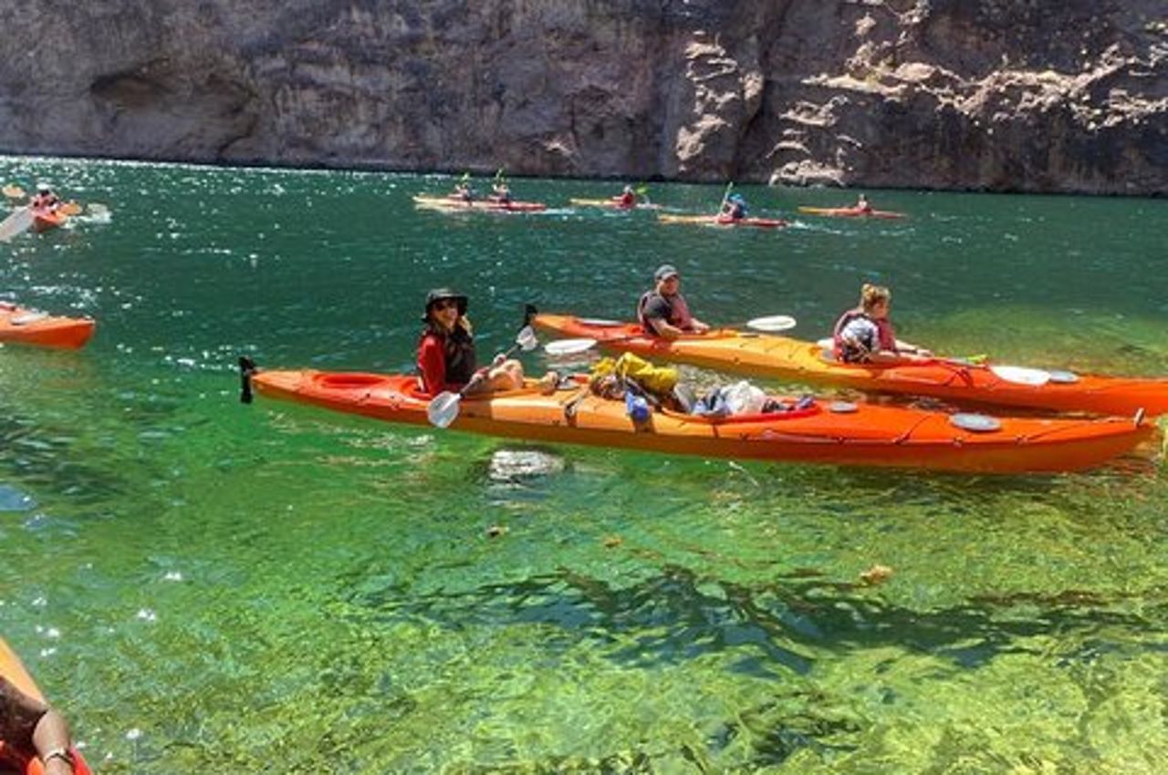 Grotta di Smeraldo e tour in kayak del Canyon Nero con pick-up a Las Vegas