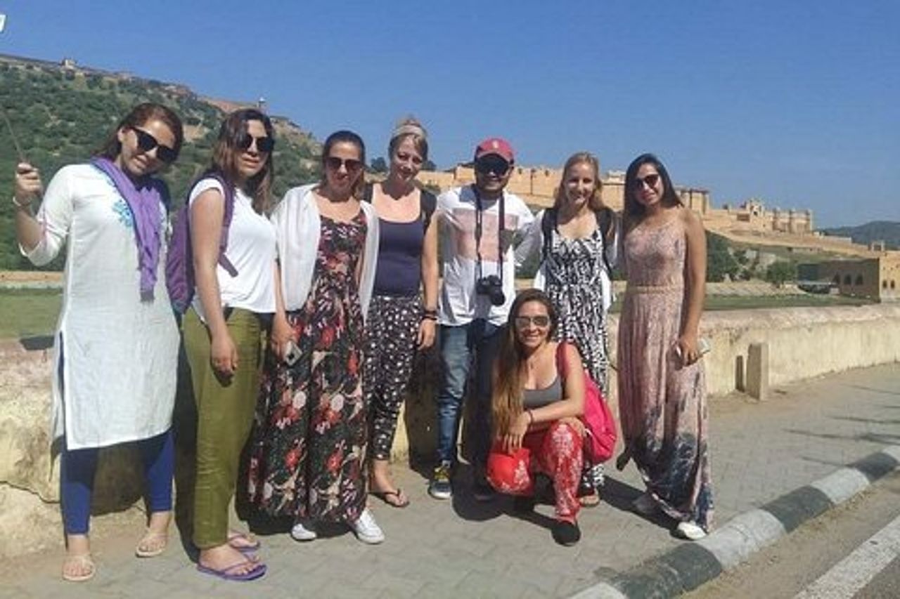 Tour turistico locale di Jaipur in auto e autista