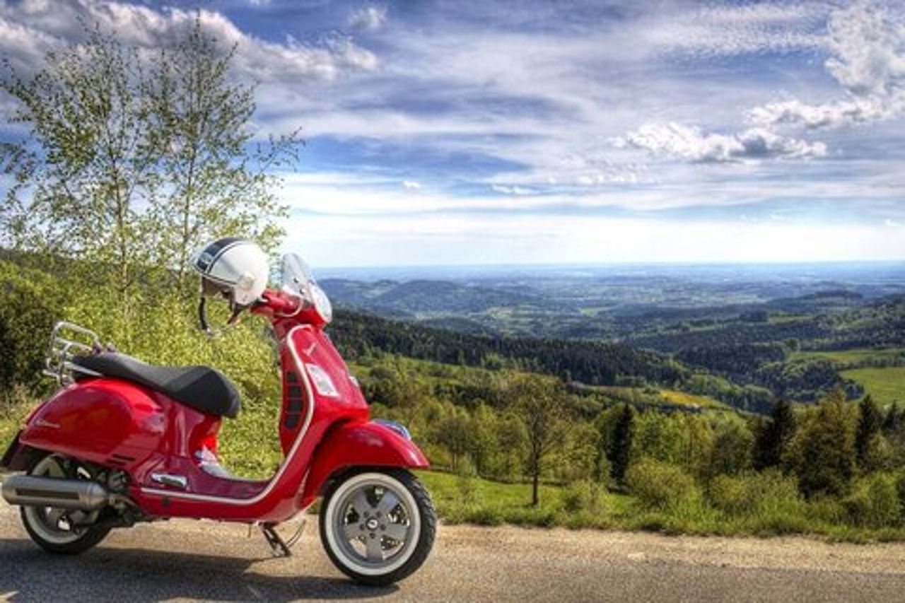 Chianti in Vespa - Tour per piccoli gruppi